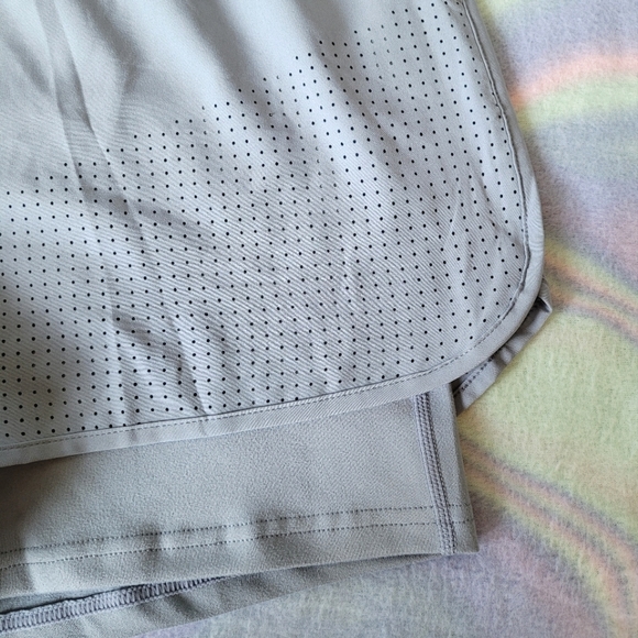 Mono B workout shorts - Picture 3 of 4